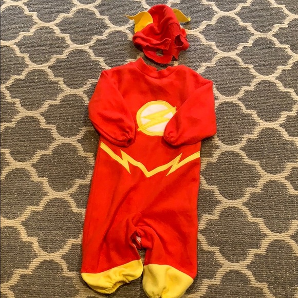 Very soft Flash costume/ pajamas EUC 2T